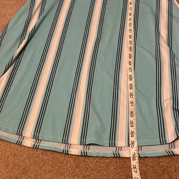 Sunday Morning Casual Dress with Pockets - Picture 7 of 9